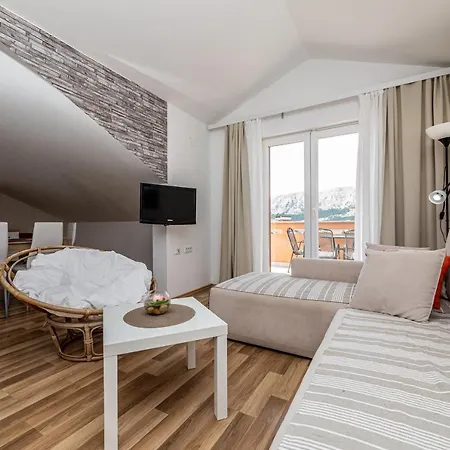 Apartment Creska *