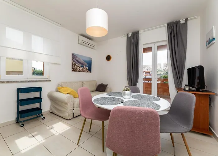 Apartment Creska *
